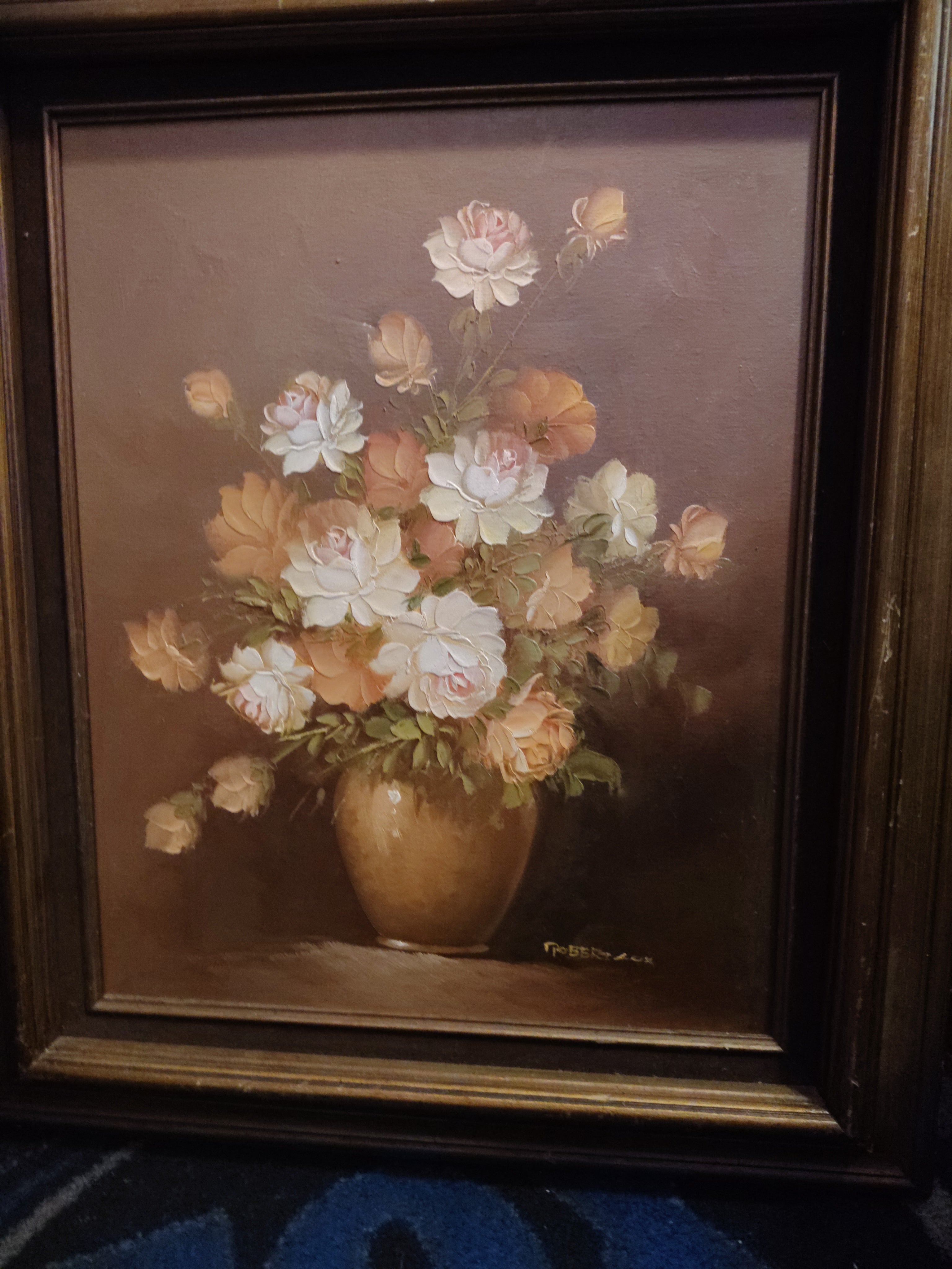 White lilacs in glass
